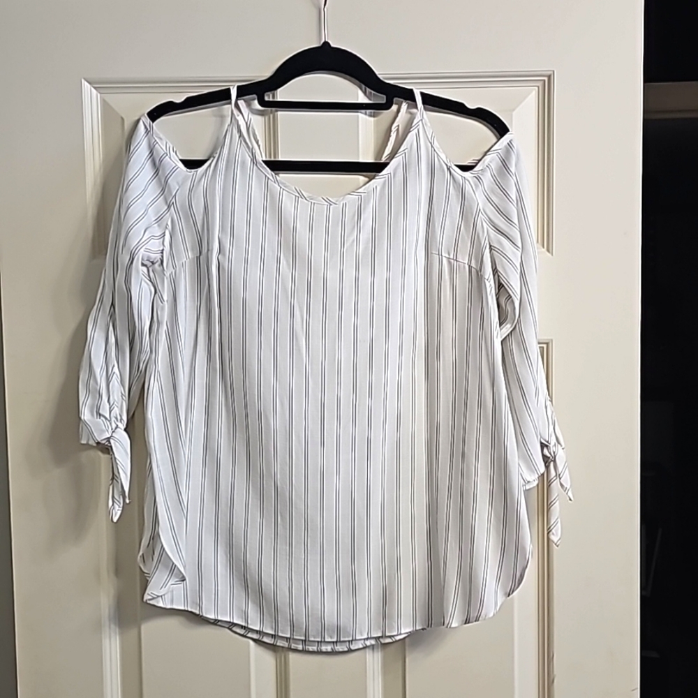 SOPRANO off the shoulder shirt